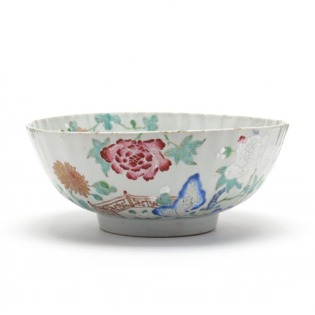 a-chinese-yongzheng-style-famille-rose-porcelain-bowl