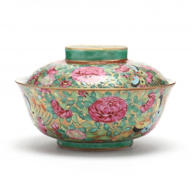 a-chinese-export-porcelain-famille-rose-covered-bowl