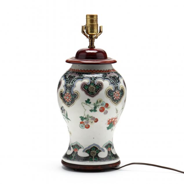 a-chinese-kangxi-style-porcelain-vase-lamp