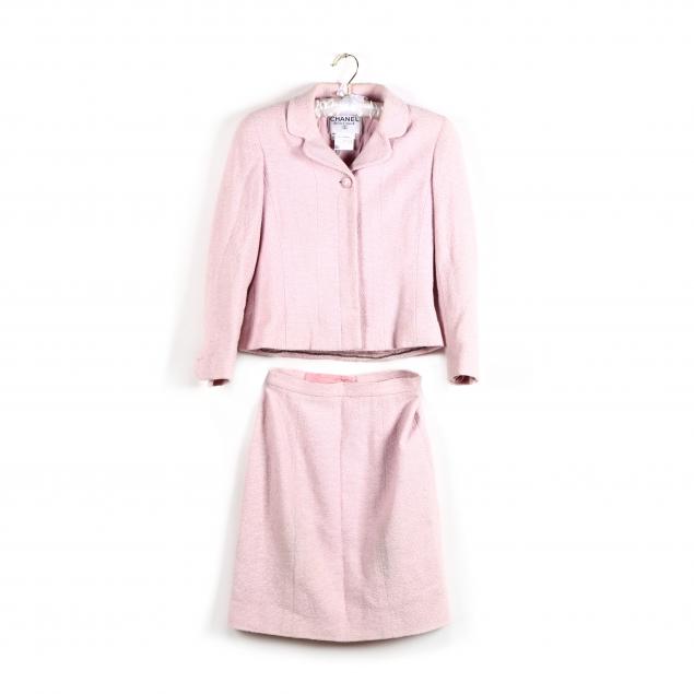 a-vintage-chanel-boutique-light-pink-suit