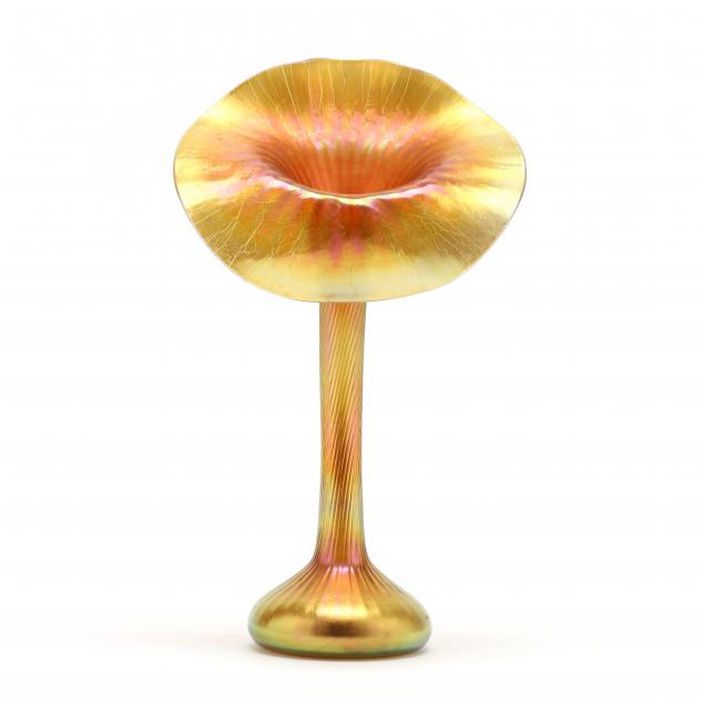 lundberg-studios-jack-in-the-pulpit-glass-vase