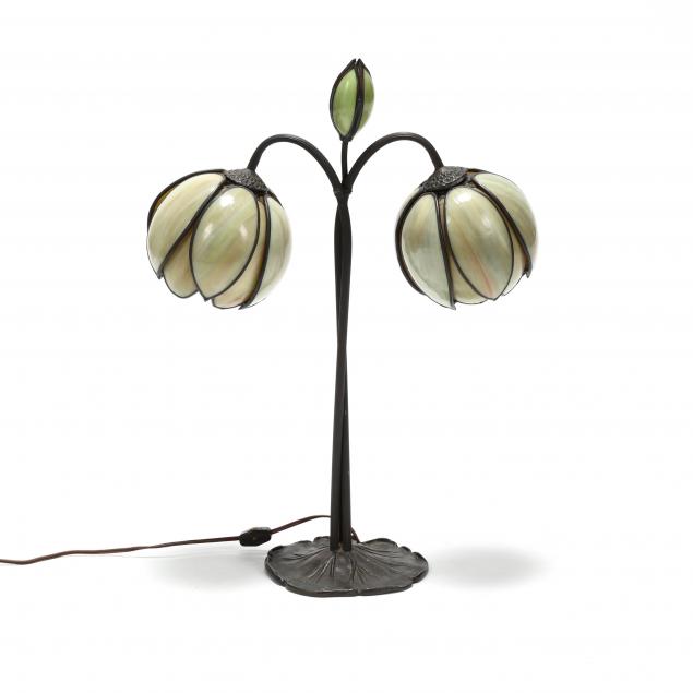 art-nouveau-stained-glass-lily-pad-table-lamp