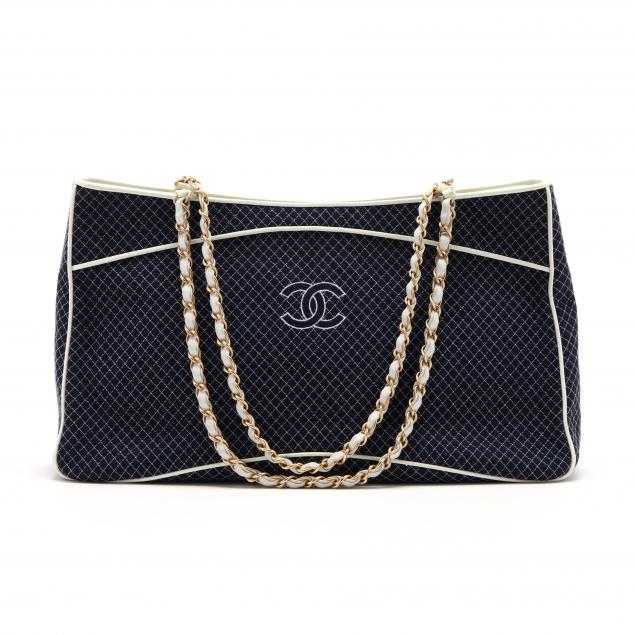 limited-edition-tote-chanel