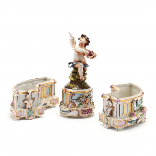 capodimonte-porcelain-renaissance-style-garniture-set