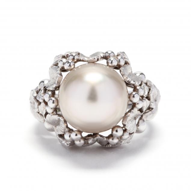 18kt-white-gold-and-natural-pearl-ring
