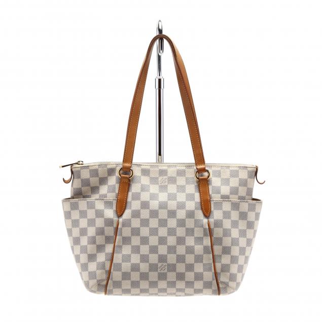 Sold at Auction: Louis Vuitton, LOUIS VUITTON TOTALLY PM TOTE