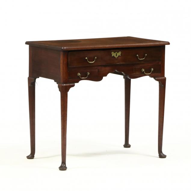 english-queen-anne-mahogany-dressing-table