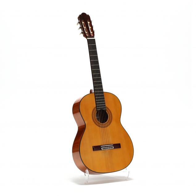 alvarez-model-5002-classical-guitar
