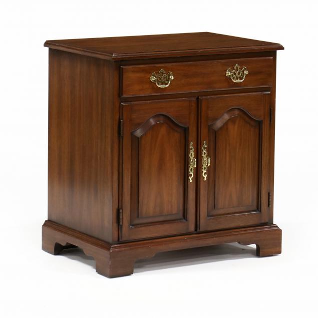 henkel-harris-chippendale-style-walnut-bedside-chest