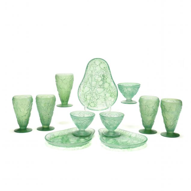 ten-pieces-of-consolidated-green-fruit-pattern-dishes