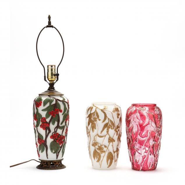 consolidated-two-leaf-and-berry-vases-and-one-lamp