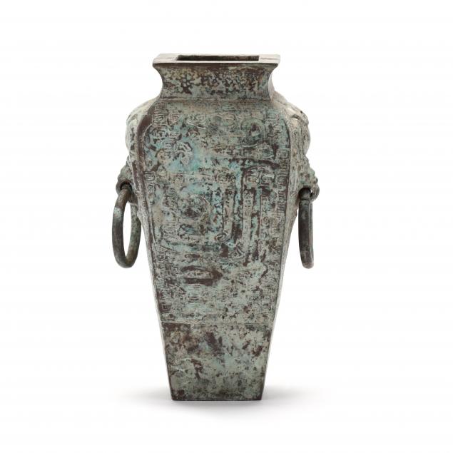 a-chinese-archaic-style-vase