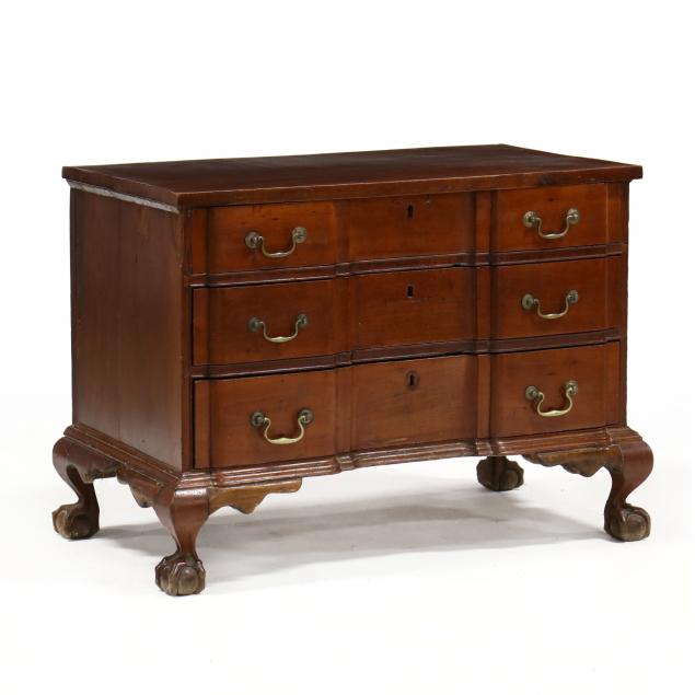 american-chippendale-diminutive-three-drawer-chest