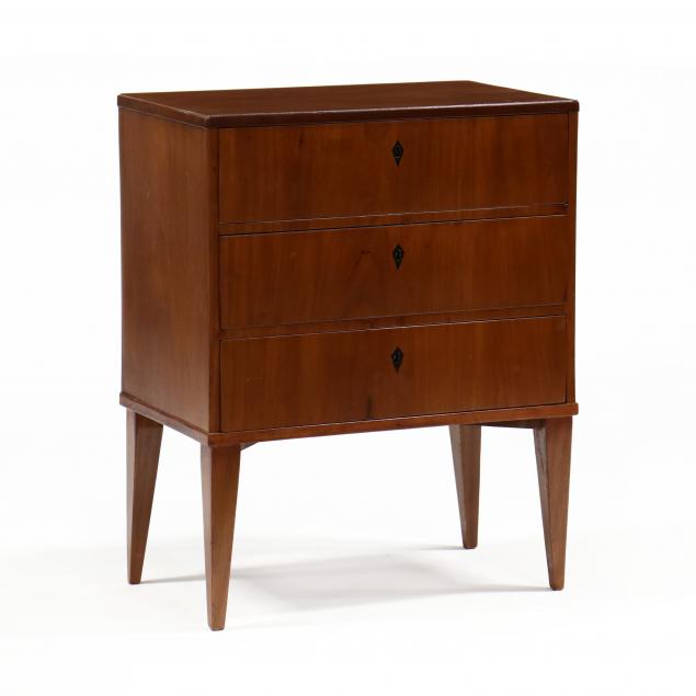 biedermeier-diminutive-mahogany-chest