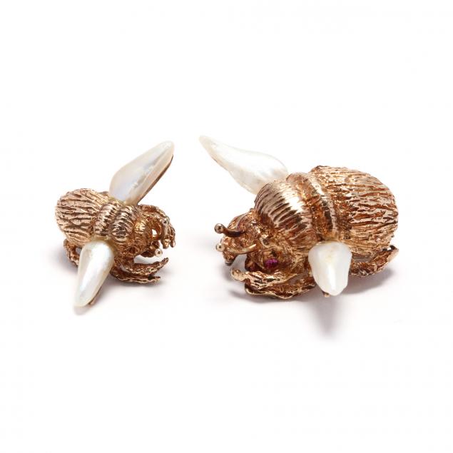 two-vintage-14kt-gold-and-pearl-bee-brooches-ruser