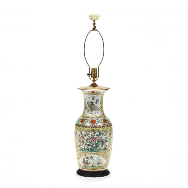 a-chinese-export-porcelain-table-lamp