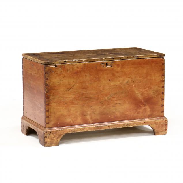 american-chippendale-pine-blanket-chest