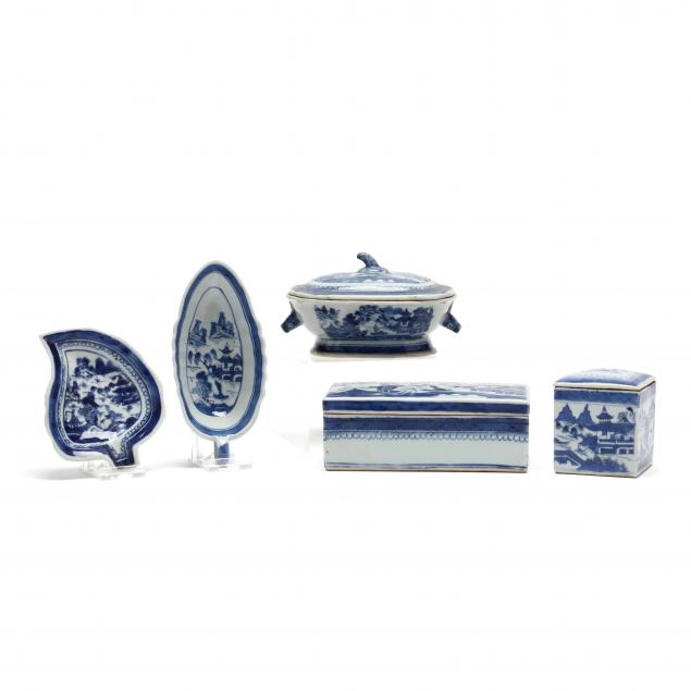 five-canton-export-porcelain-accessory-pieces