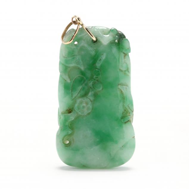18kt-gold-and-carved-jade-pendant