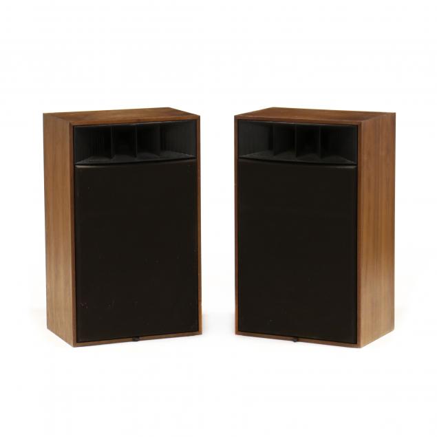 pair-of-vintage-realistic-mach-one-loudspeakers