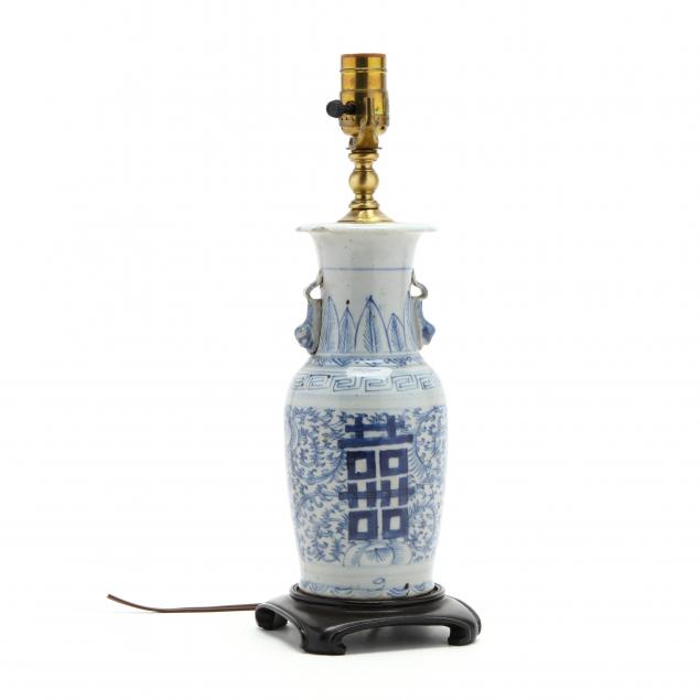 a-chinese-blue-and-white-porcelain-vase-lamp