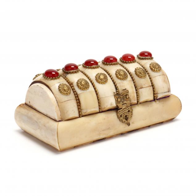 decorated-bone-jewelry-box