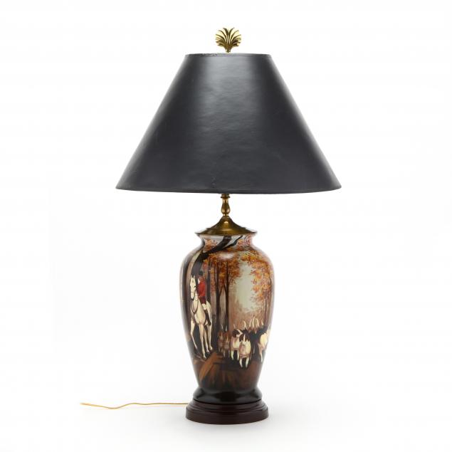 hunt-scene-decorated-table-lamp