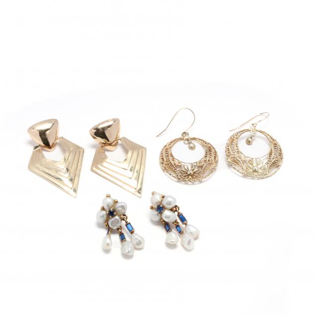 group-of-gold-earrings