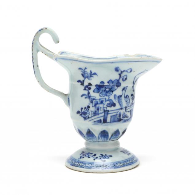 a-chinese-export-porcelain-helmet-form-creamer