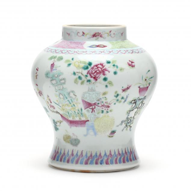 a-chinese-qing-dynasty-porcelain-vase