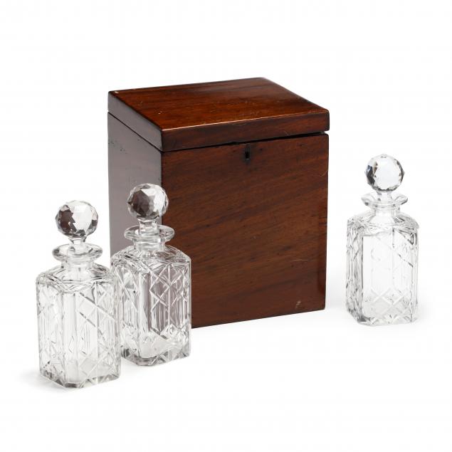 antique-decanter-box-with-decanters