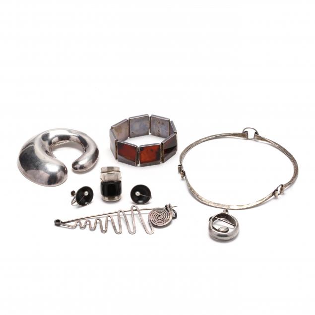 silver-jewelry-grouping
