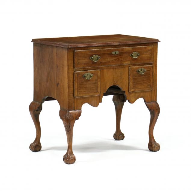 english-antique-chippendale-style-inlaid-dressing-table