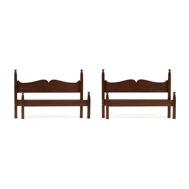 kittinger-williamsburg-adaptation-pair-of-full-size-mahogany-beds