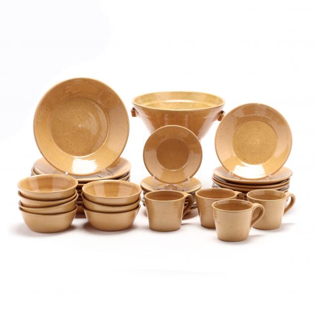 nc-pottery-jugtown-35-pieces-of-buff-dinnerware-pottery