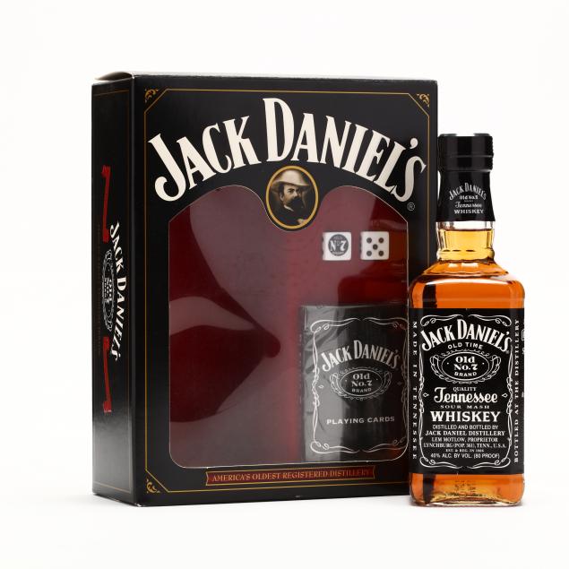 jack-daniels-bottle-playing-cards-dice-gift-set