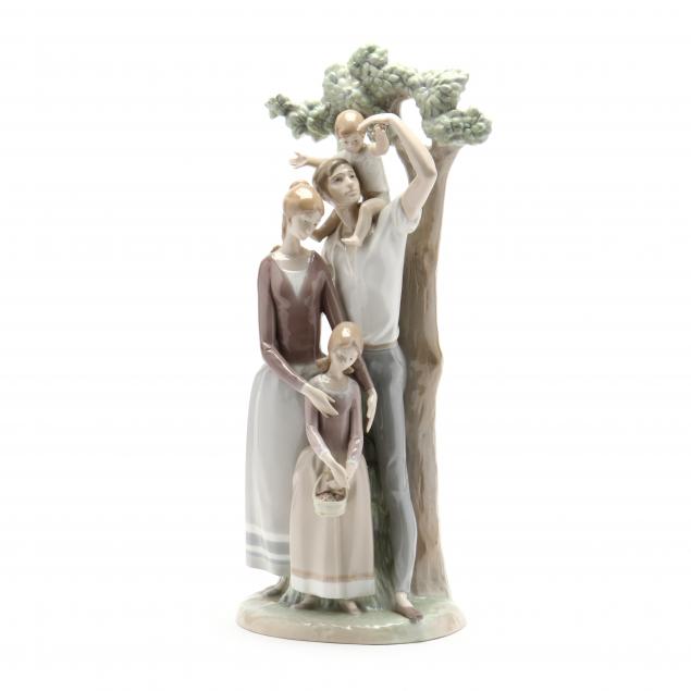 large-lladro-porcelain-family-group