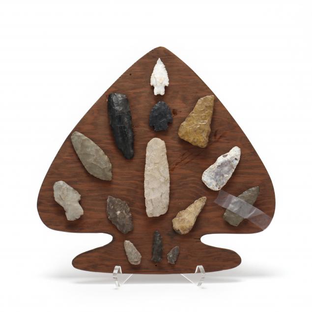 old-time-indian-arrowhead-display-board