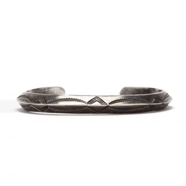 vintage-navajo-silver-cuff