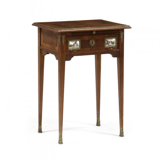 french-ormolu-mounted-dressing-table