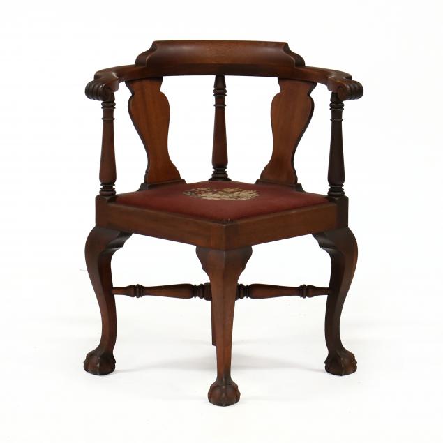queen-anne-style-carved-mahogany-corner-chair