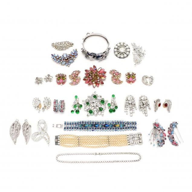 group-of-costume-jewelry-jewelry-box