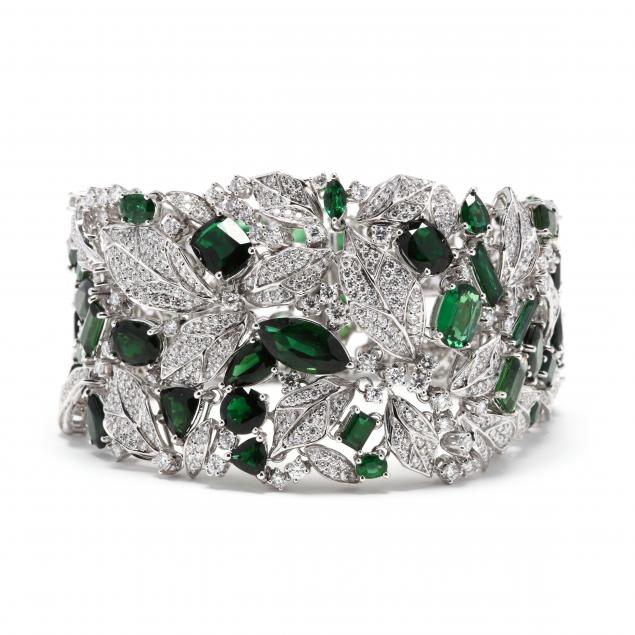 18kt-white-gold-diamond-and-green-tourmaline-bracelet-akms