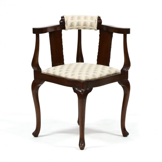 queen-anne-style-carved-mahogany-corner-chair