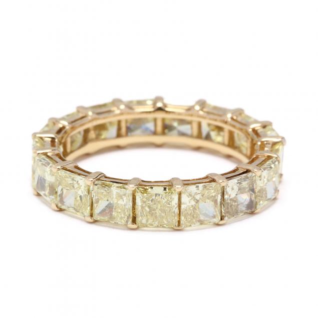 gold-and-fancy-color-diamond-eternity-band