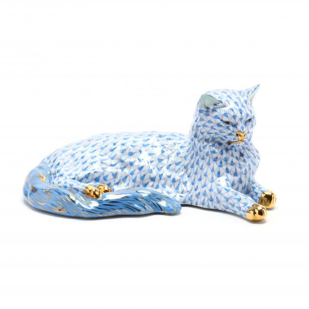 herend-porcelain-resting-cat-15382