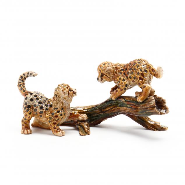 jay-strongwater-figurine-of-cheetah-cubs