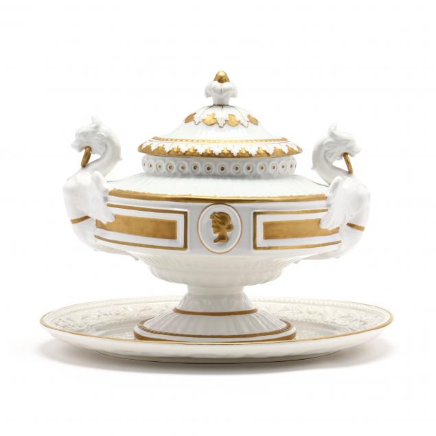 chelsea-house-lidded-tureen-and-underplate