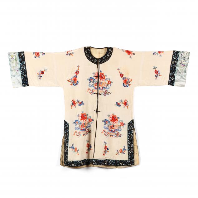 a-chinese-embroidered-silk-robe