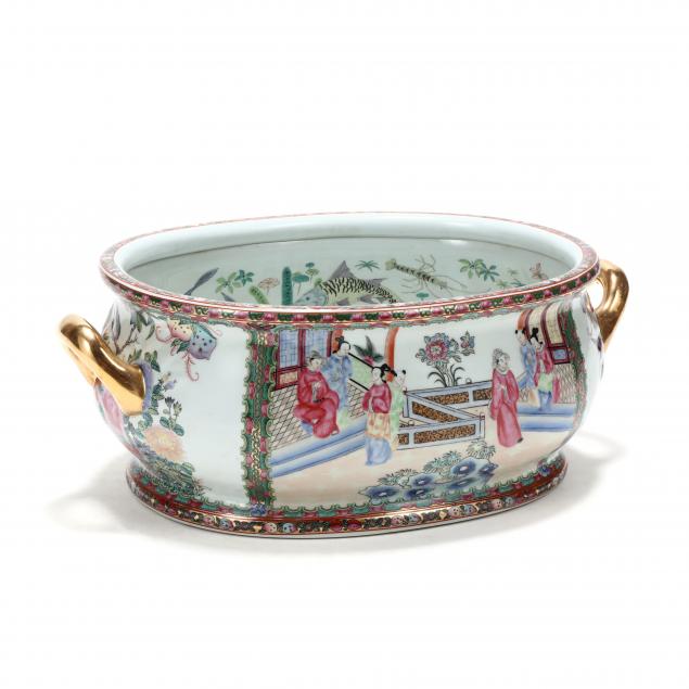 a-chinese-porcelain-famille-rose-foot-bath